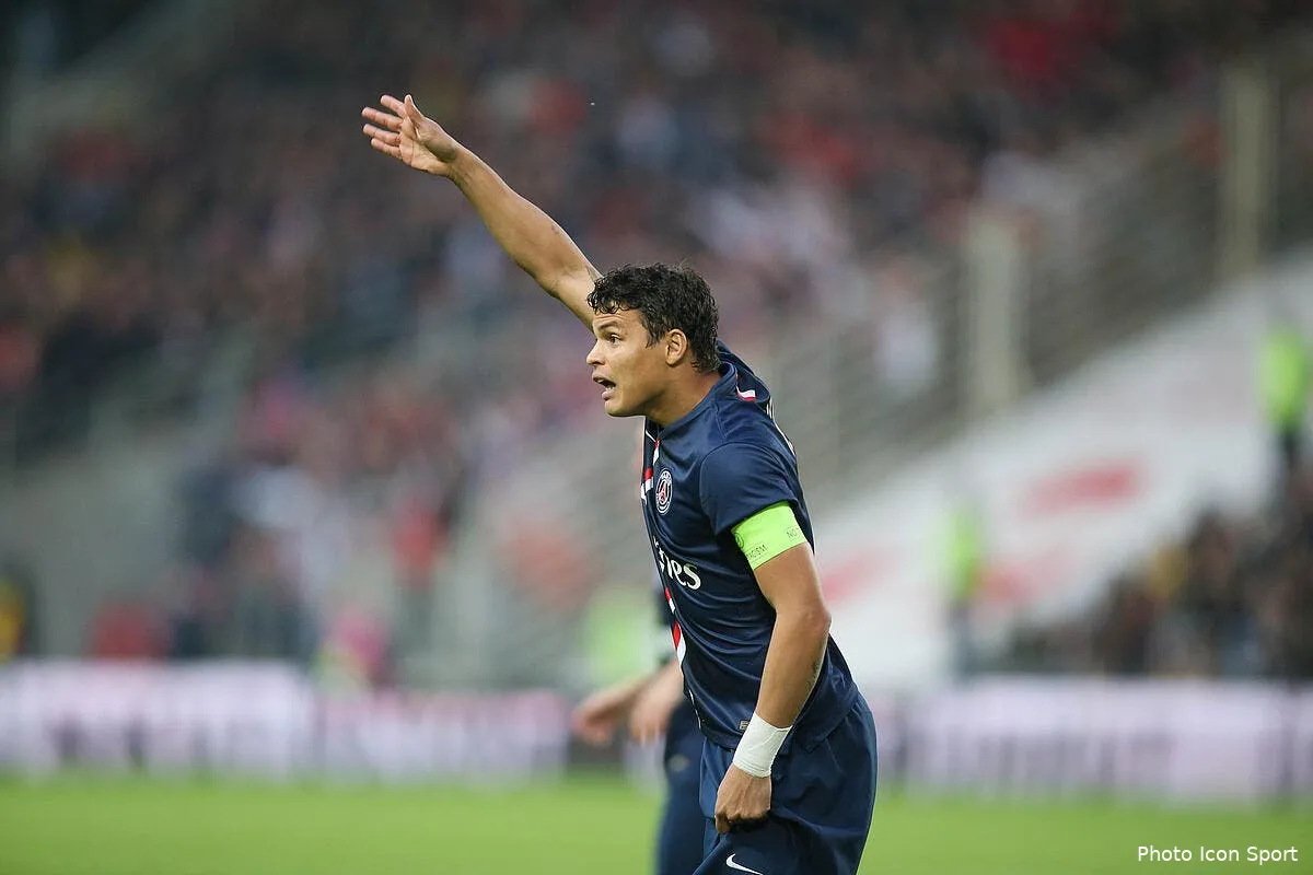 trophees unfp thiago silva conteste le titre de lacazette thiago silva 16112577
