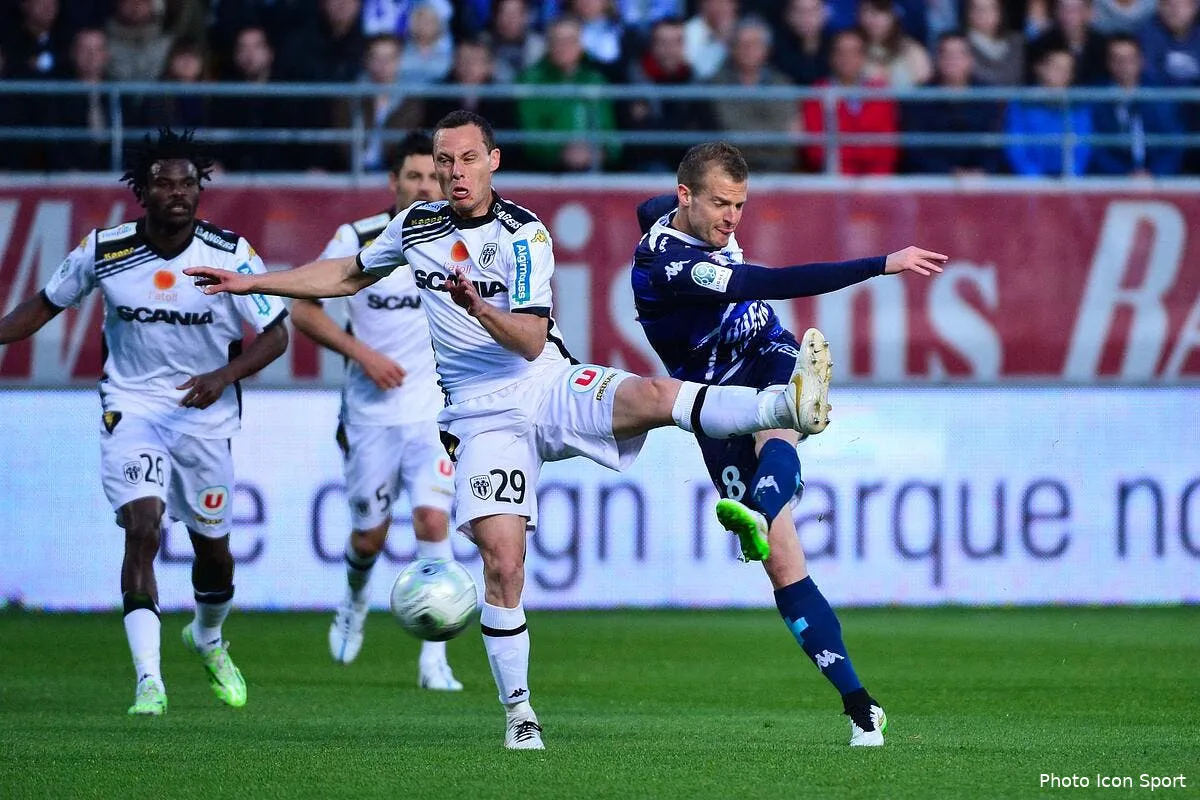 troyes en ligue 1 du rififi a ajaccio iconsport win 280415 01 02110047