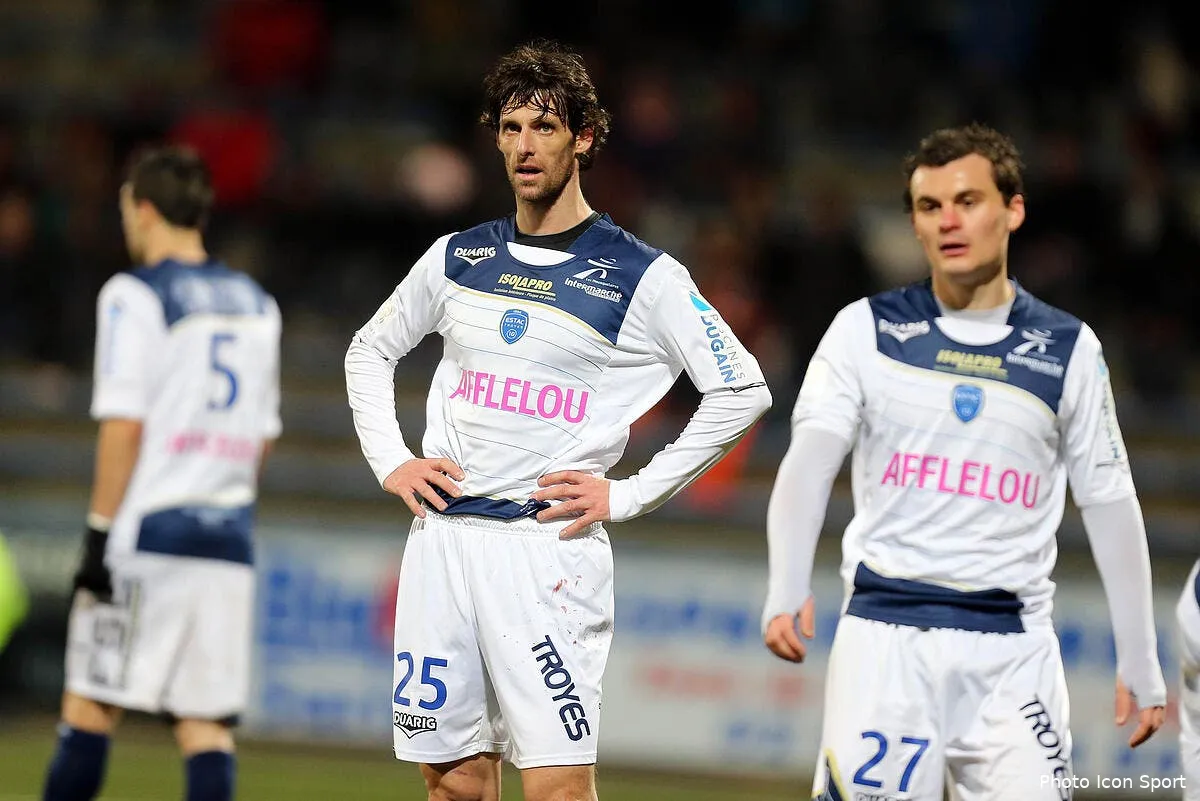 troyes un bleu en l1 couvert de bleus iconsport vmi 190113 22 5448029