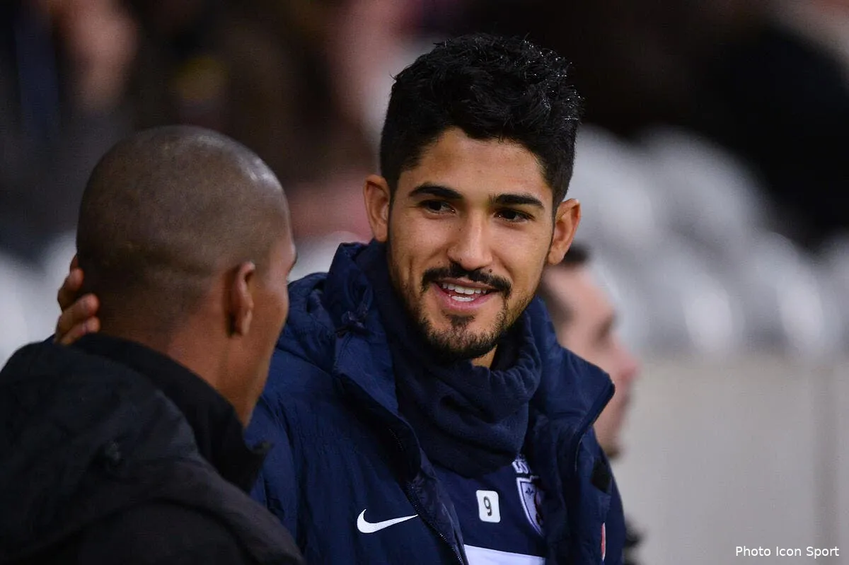 tulio de melo echappe au crash et revient a chapecoense de melo167878