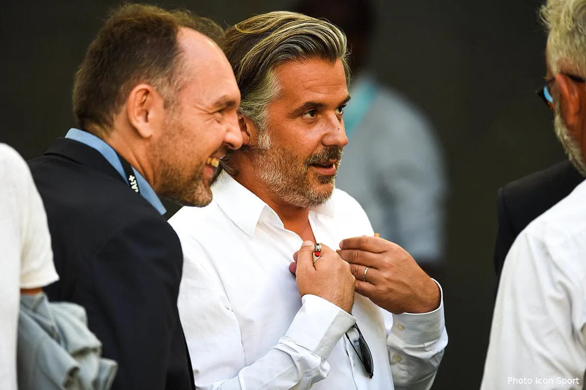 tv telefoot c est mort une guerre des chefs chez canal icon dim 010815 08 48297131