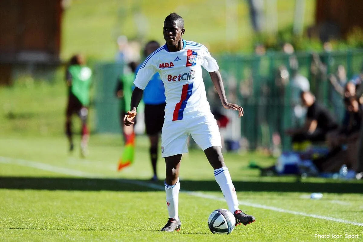 umtiti le petit jeune qui pourrait bien sauver l ol iconsport oap 070710 06 2729479