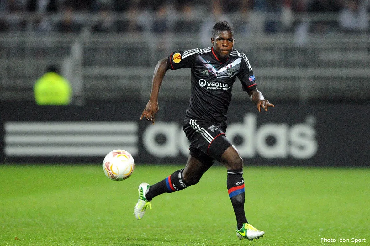 umtiti titulaire avec l ol garde y songe iconsport jpt 251012 74 10042115