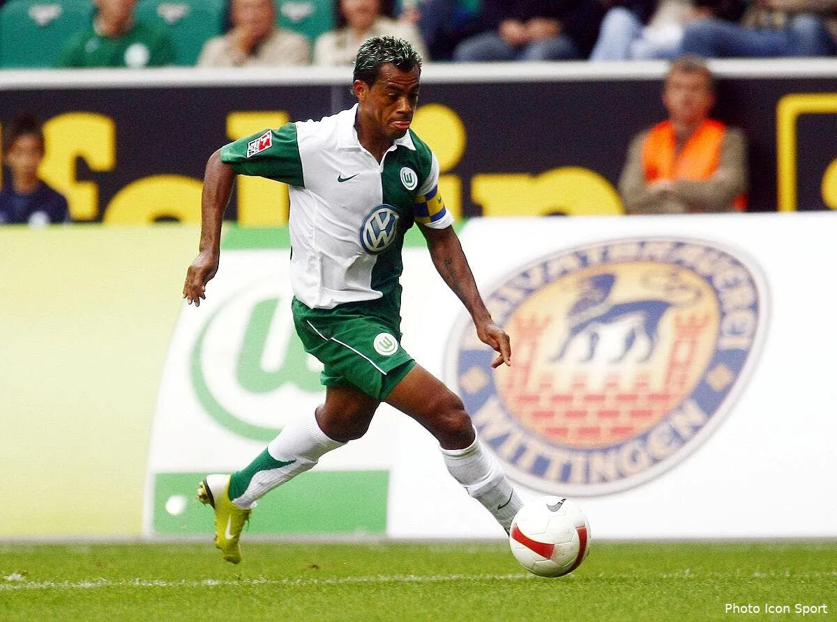 un ancien de l om arrete au bresil pour tentative de viol iconsport apr 110807 05 0827946