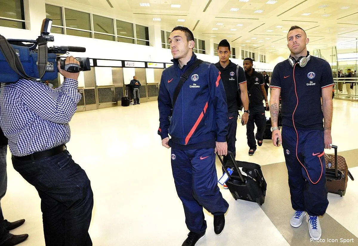 un avion qui tourne et des joueurs qui tombent au psg iconsport per 020112 05 0329480