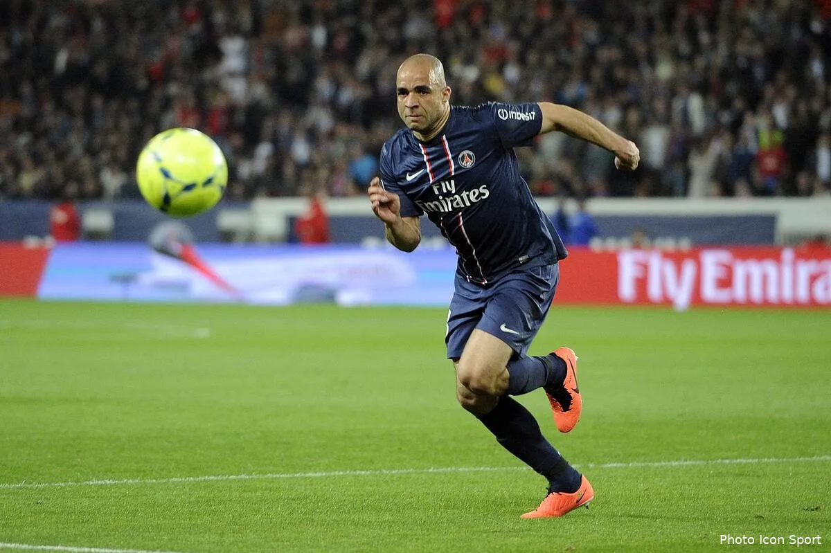 un bresilien remplace par un autre au psg iconsport noe 050513 05 0160707