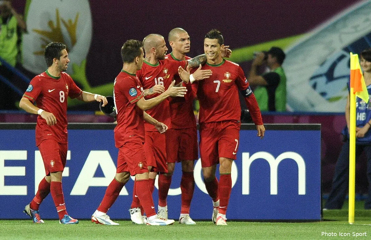 un cristiano ronaldo intenable envoie le portugal en quart iconsport soe 170612 01 0936326