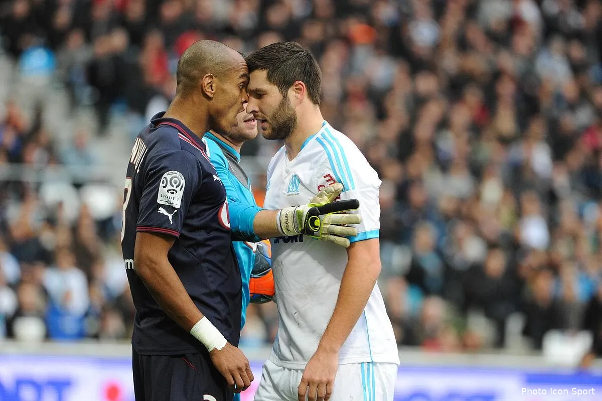 un defenseur de bordeaux attend gignac de pied ferme henrique gignac82685