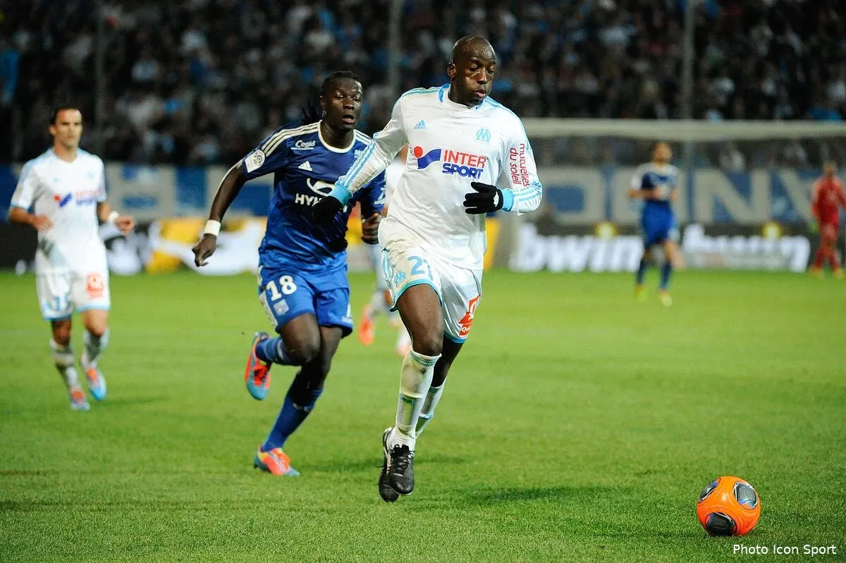 un defenseur de l om rembarre par montpellier iconsport anr 04051 08 3482895