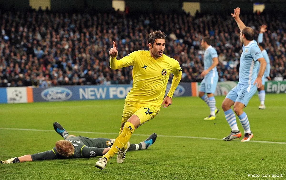 un experimente milieu offensif espagnol propose a l ol iconsport cam 181011 05 0736206