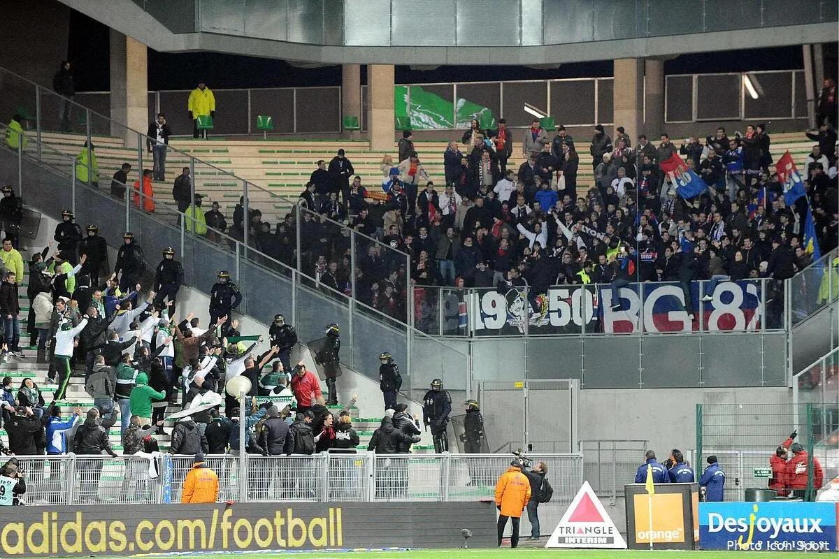 un fight entre supporters de l ol et de l asse evite de justesse iconsport jpt 091212 08 8355193