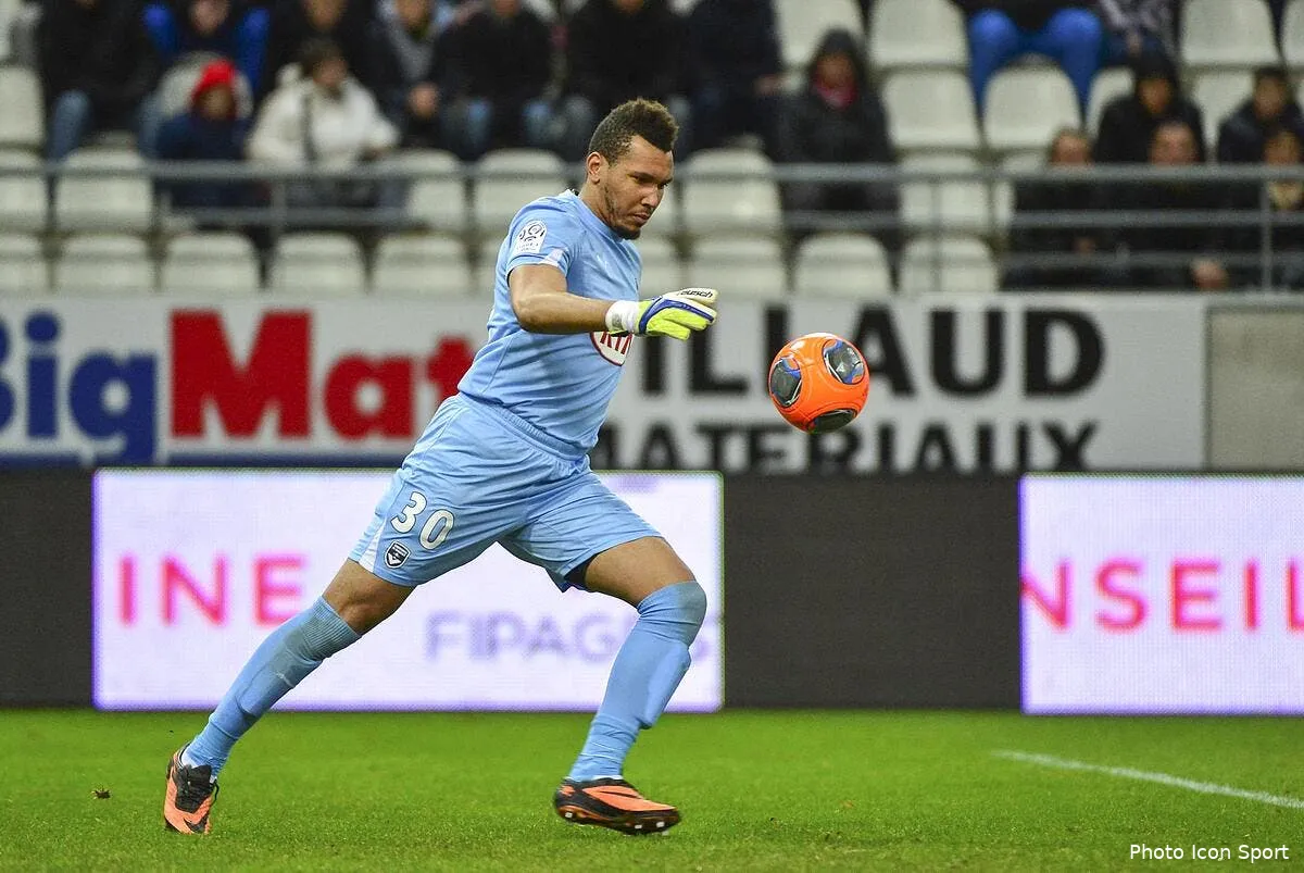 un gardien de bordeaux va prendre la porte sans inquietude olimpa83067