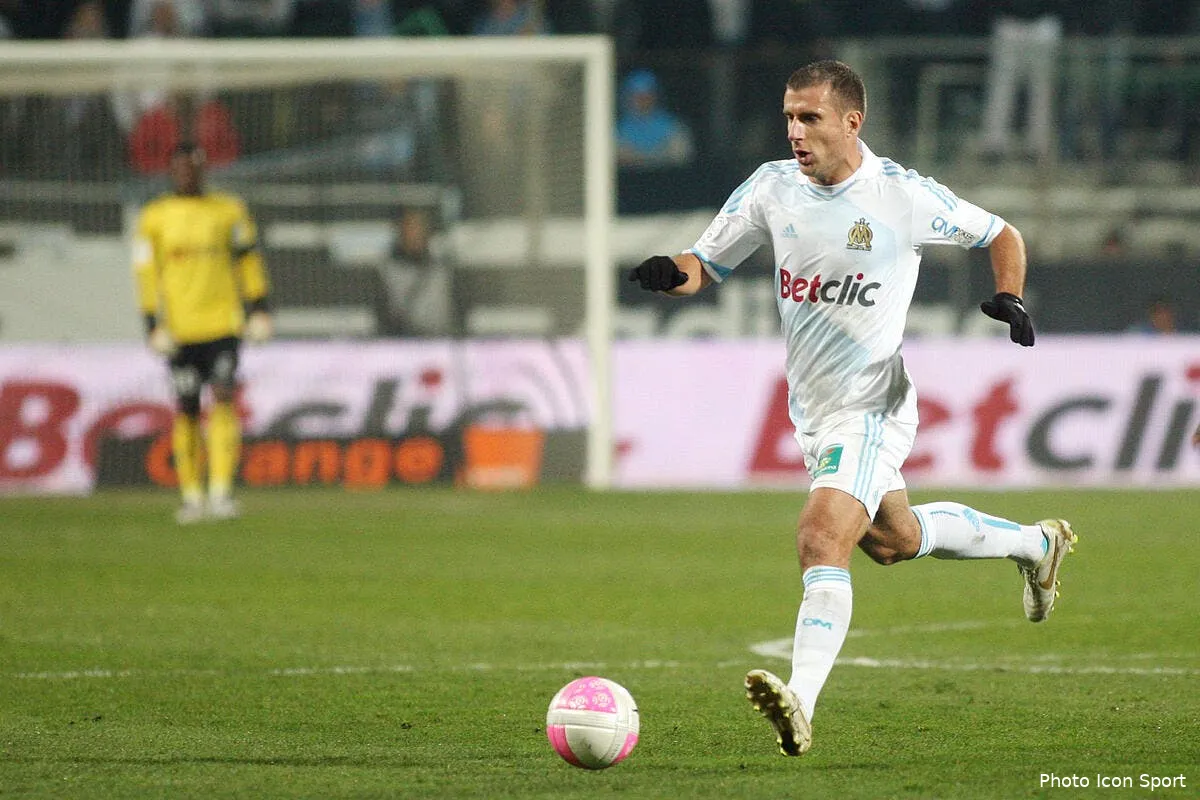 un groupe de l om sans cheyrou face au havre iconsport guy 150112 99 0230156