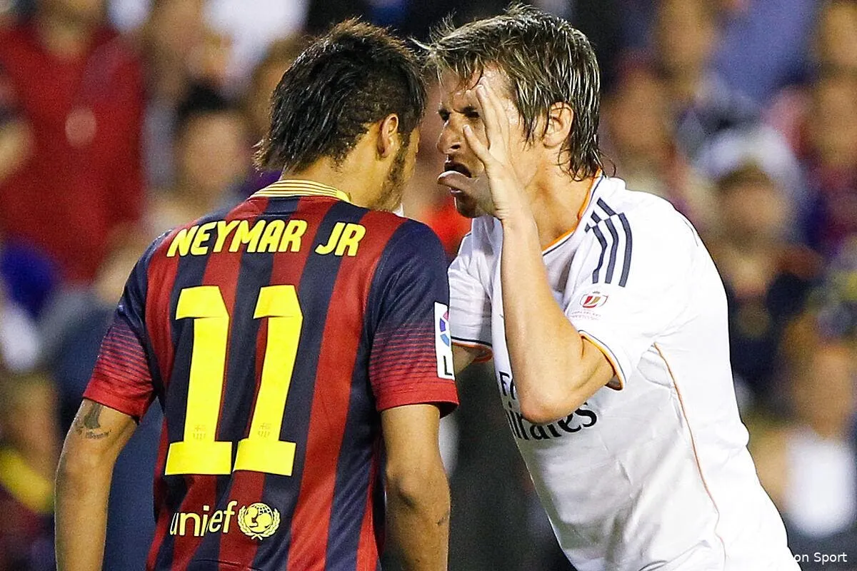 un joueur du real madrid a tape dans l oeil de l as monaco iconsport mar 160414 10 0181617