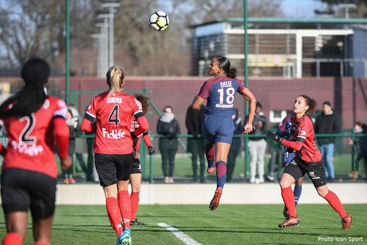 un mouvement de greve dans le football feminin iconsport icon dib 040218 10 13209671