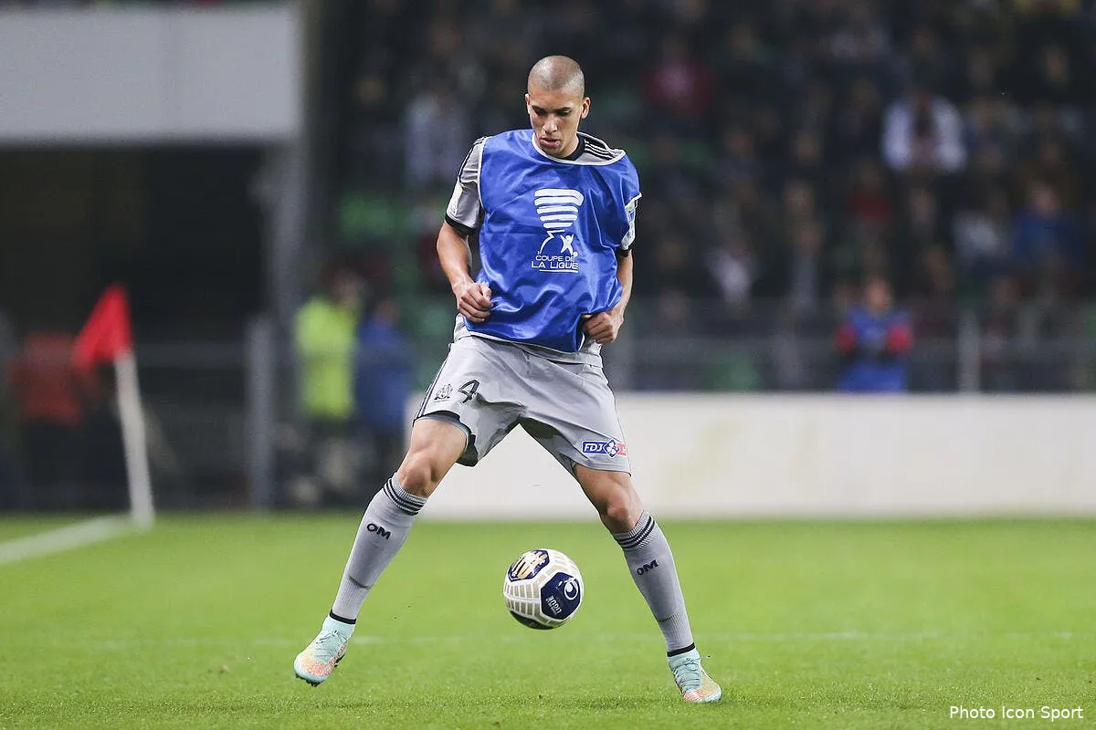 un nouvel agent veut sauver doria a l om doria 4101203