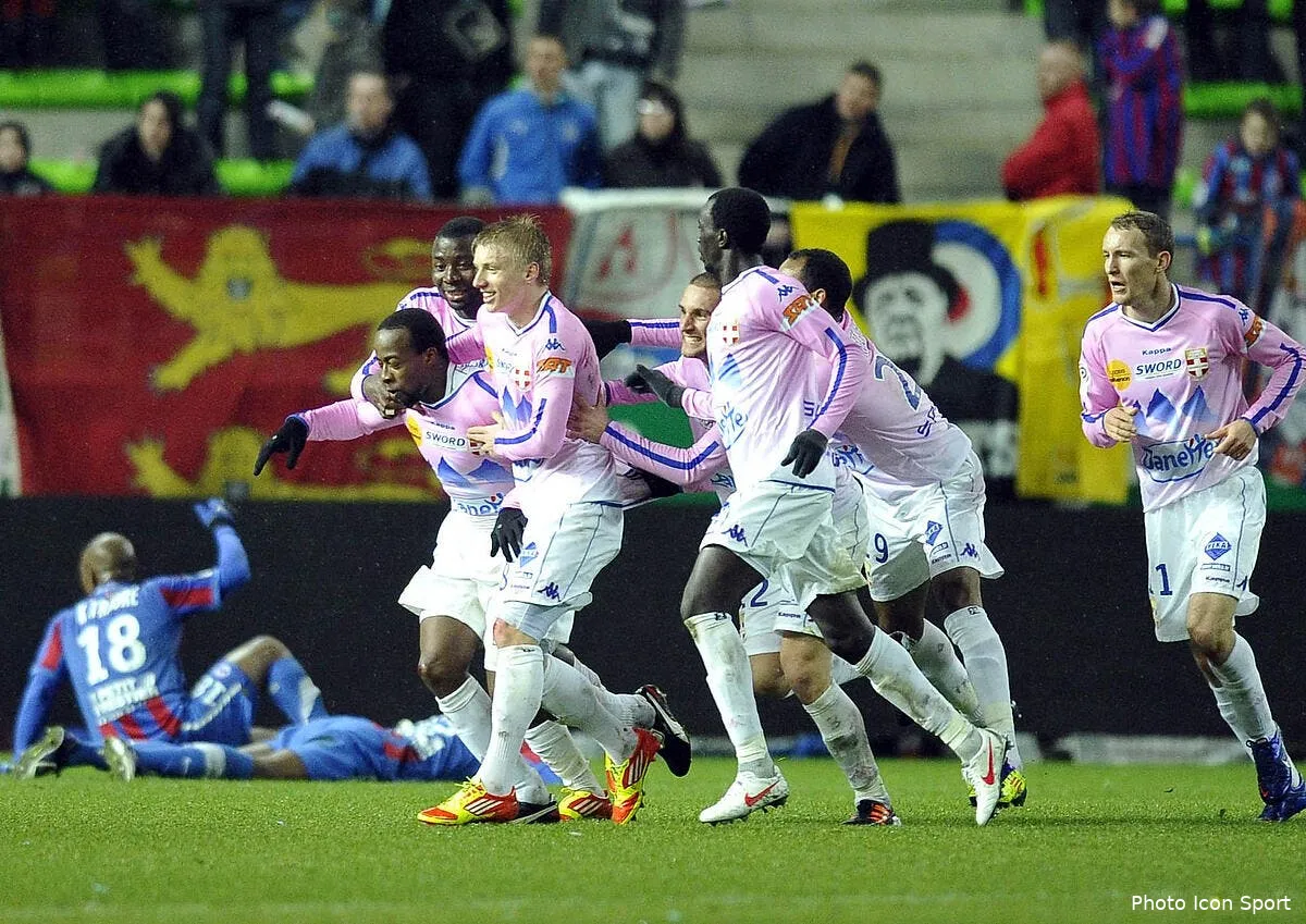 un nul apres cinq defaites a l exterieur c est presque une victoire pour evian iconsport per 180212 03 0631317