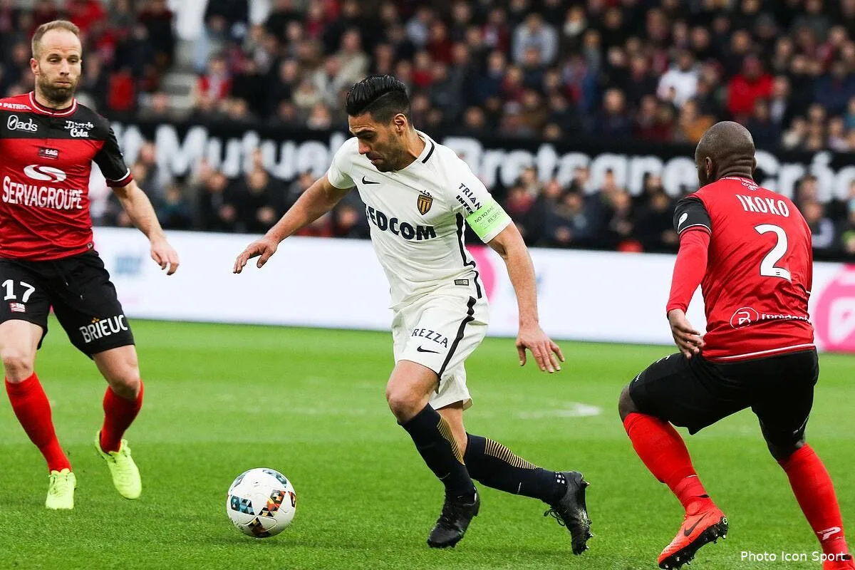 un petit monaco met une grosse pression au psg falcao 27171908
