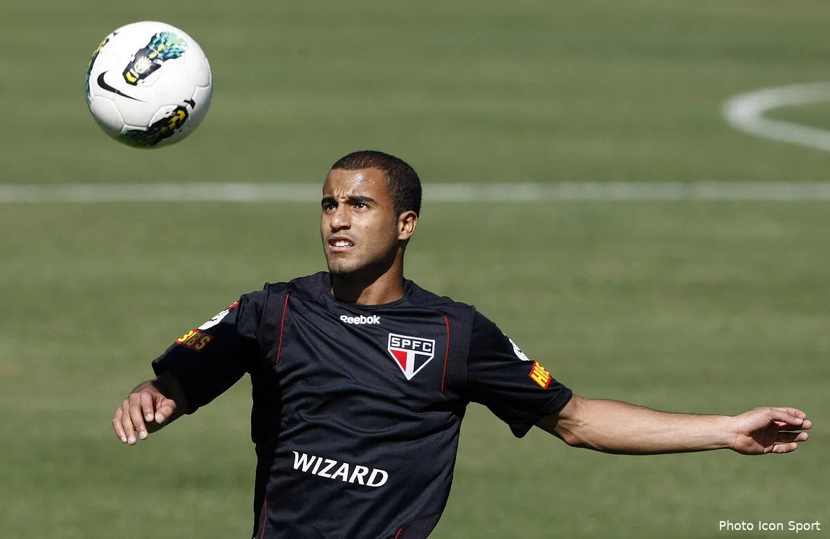 un recruteur de l ol loue les qualites de lucas le neymar du psg iconsport vis 170812 90 0538840