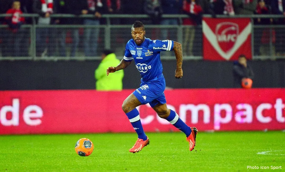 un retour a l om cisse n y croit plus iconsport win 110114 05 0477785