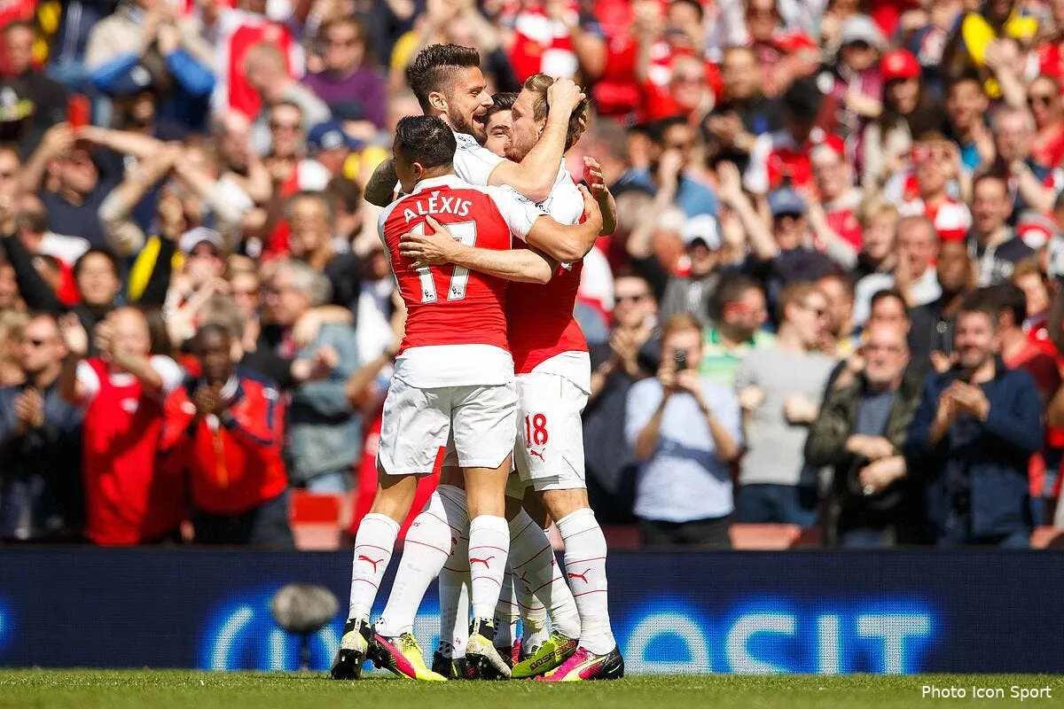 un triple de giroud et arsenal depasse tottenham iconsport bpi 150516 01 01143112
