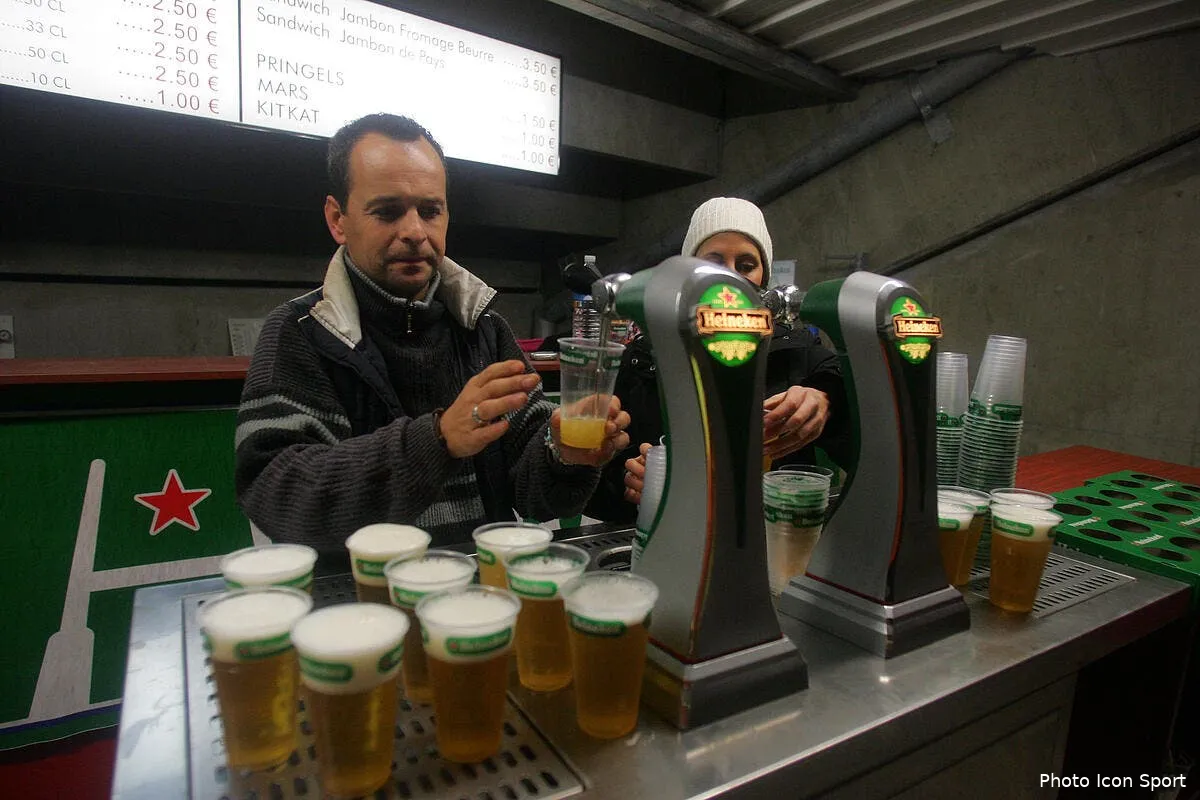 un tweet accuse des joueurs de l om d etre alcoolises de bon matin iconsport blo021206 01 0443449