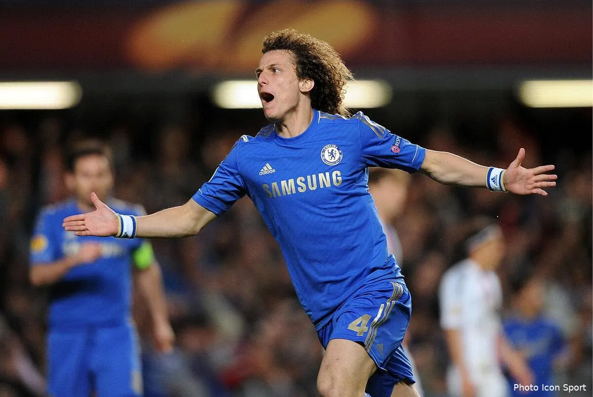 une ancienne gloire de l ol incite david luiz d aller au psg iconsport pho 020513 23 0259859