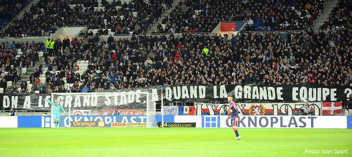 une banderole et aulas se dechaine apres ol bordeaux banderole132589