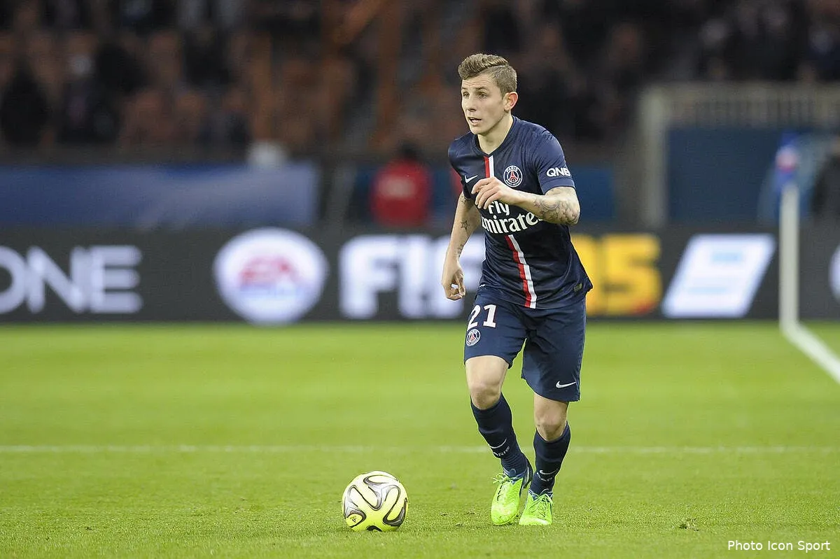 une defenseur content et mecontent en meme temps au psg iconsport fer 061214 08 08100341