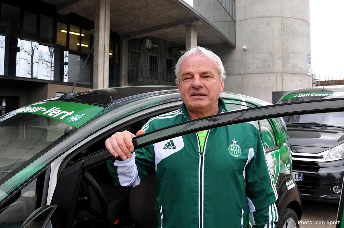 une legende des verts et de l om attaquee a la sortie de gerland iconsport ban 150413 05 03125185