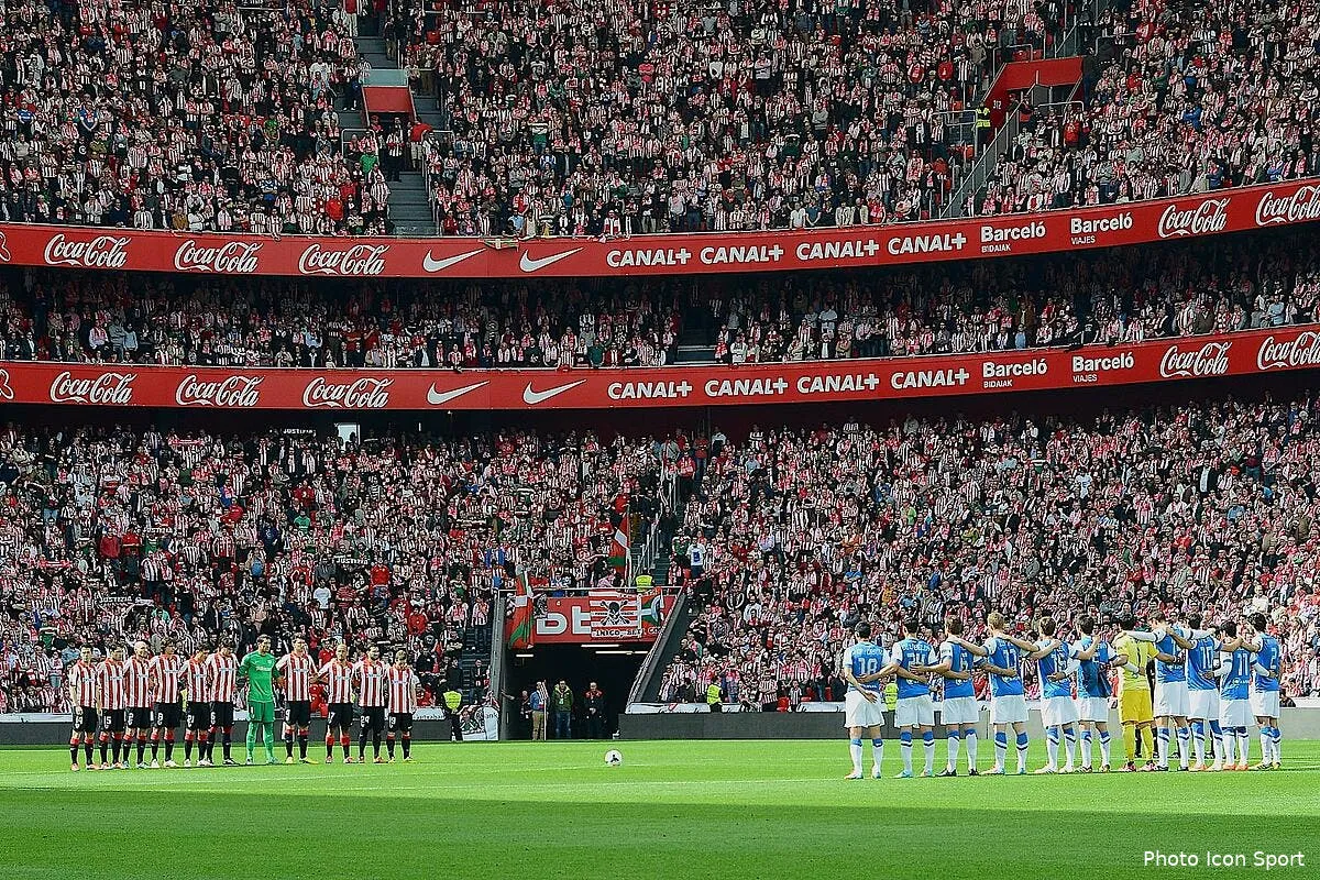 une minute de silence en hommage aux victimes en liga iconsport ph3 110514 08 11101209