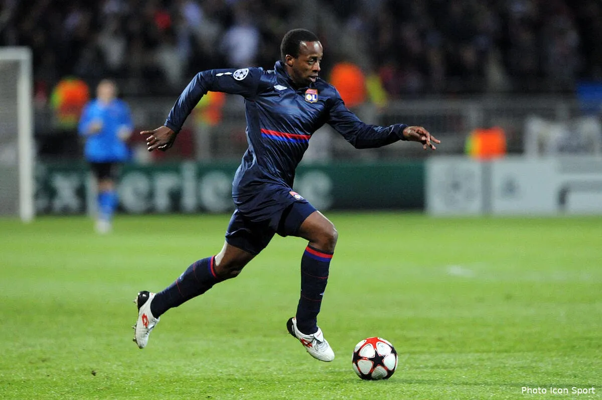 une panne de bus envoie govou a l ol et pas a l asse iconsport jpt 300310 99 39124951