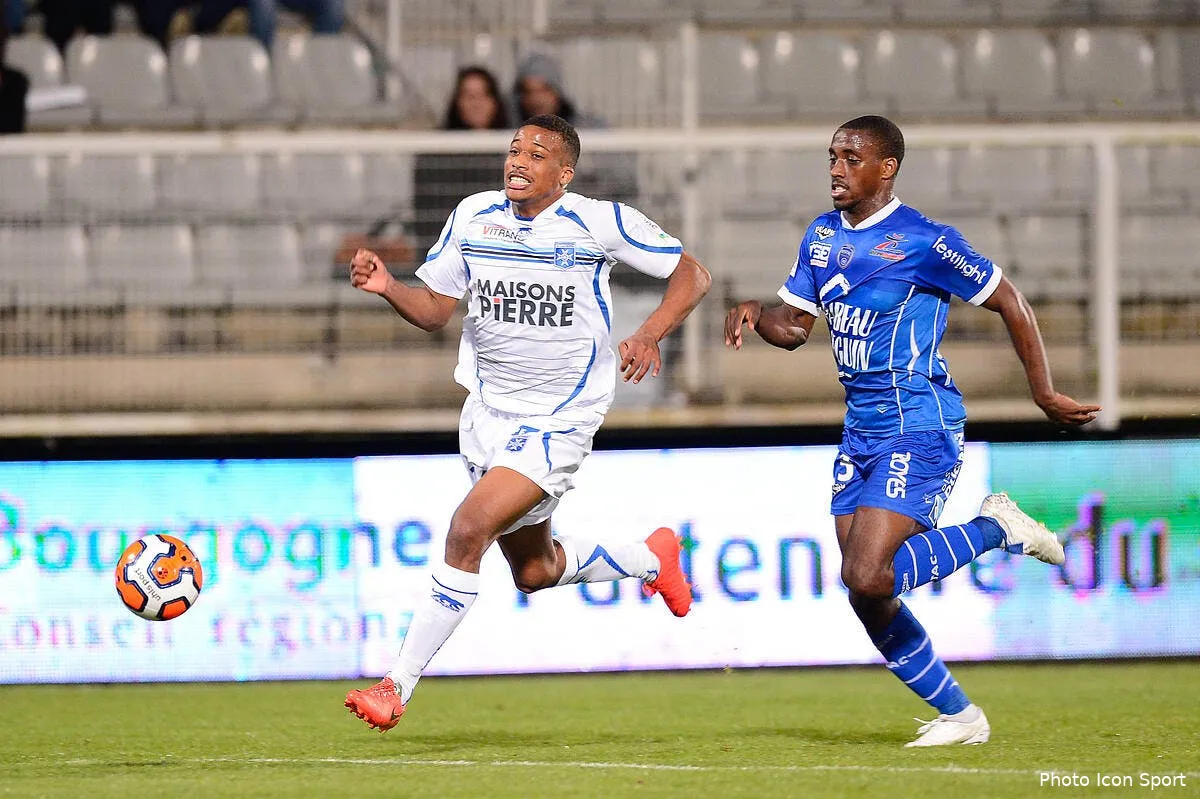 une pepite de l ol viree de l entrainement d auxerre iconsport por 280314 01 0180849