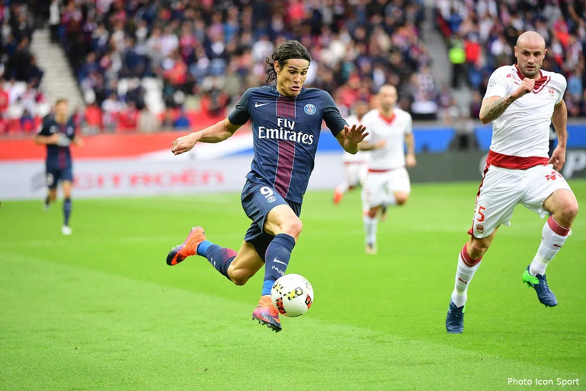 unfp balotelli lafont et cavani finalistes en septembre iconsport win 011016 01 12524157054