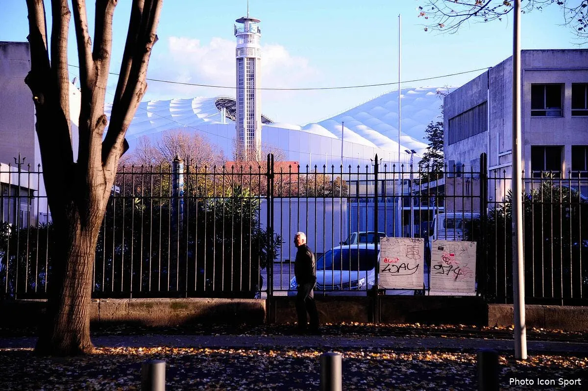 vaccination l om pret a mettre le velodrome a disposition icon win 181114 08 121 303455