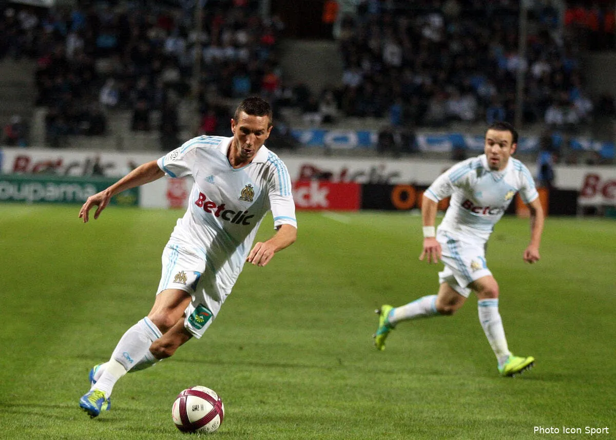 valbuena a du mal a defendre amalfitano iconsport guy 221011 34 6840770