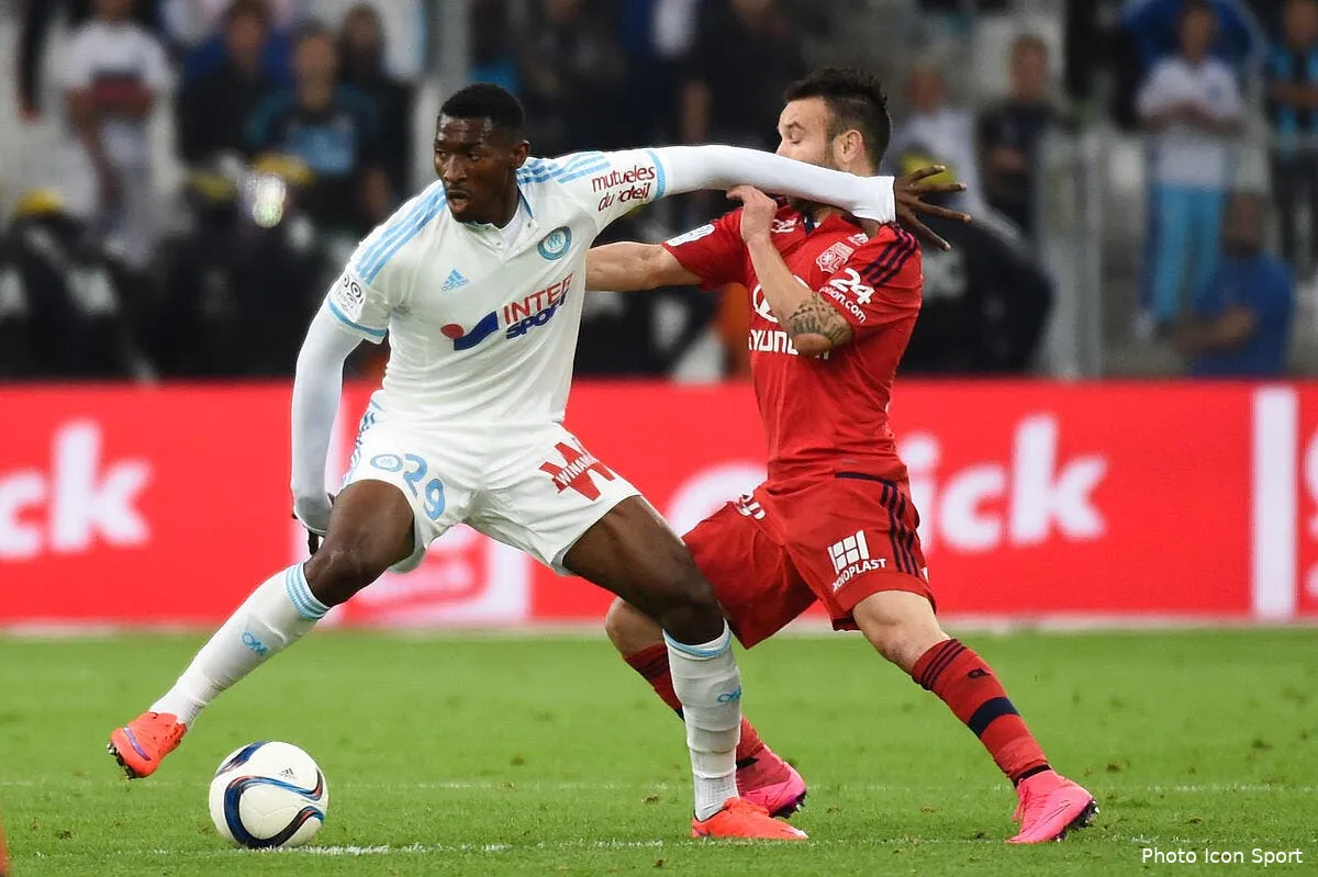 valbuena agresse et gifle a l aeroport de marseille iconsport dim 200915 08 16121361