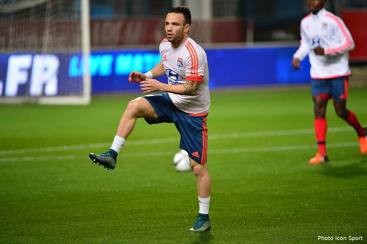valbuena contraint au silence sur sa discussion avec benzema iconsport win 311015 01 715124909