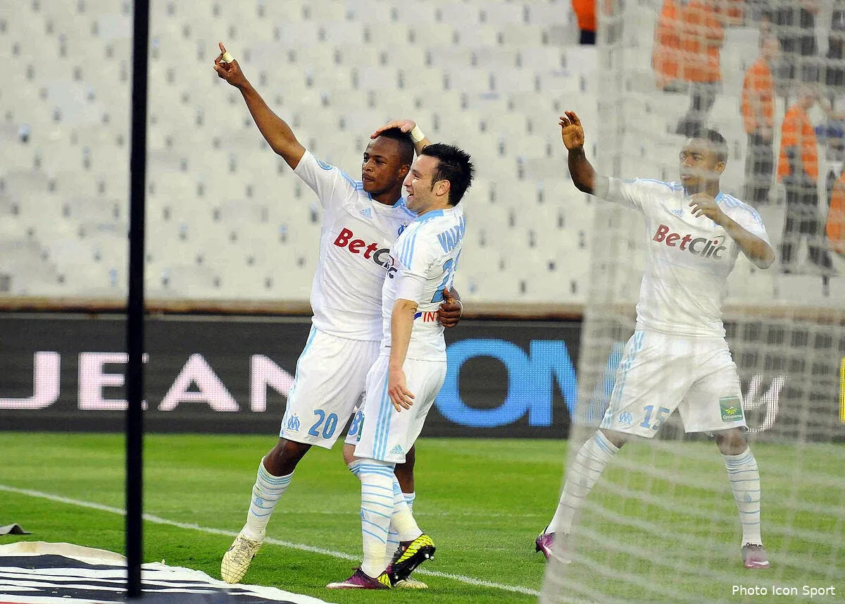 valbuena supporter n 1 de jordan ayew iconsport noe270411 01 2618724
