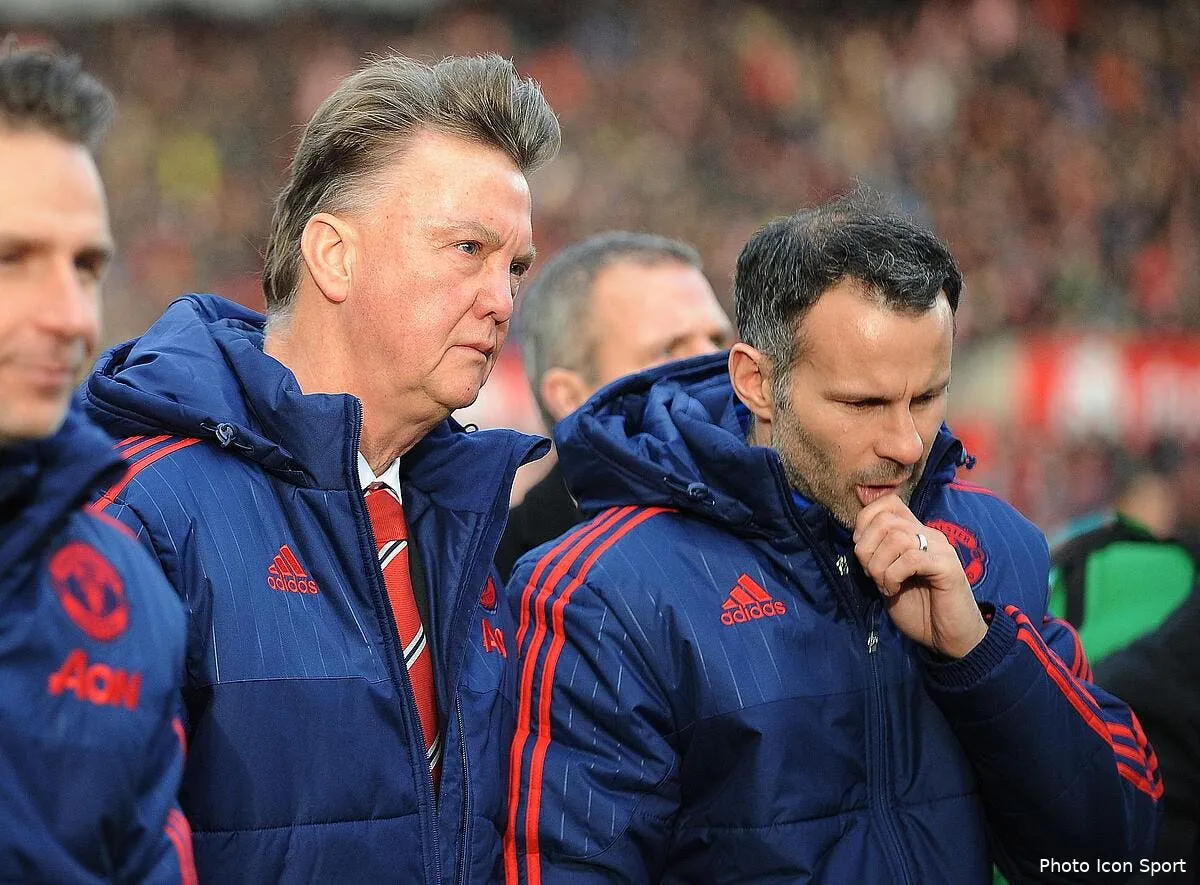 van gaal absent de l entrainement a manchester iconsport spi 261215 05 09129077