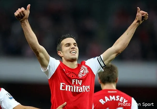 van persie refroidit liverpool a lui seul arteta met van persie au niveau de messi et ronaldo iconsport cam 051111 05 01 2766831887