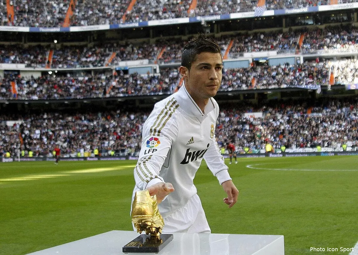 van persie talonne messi et cristiano ronaldo dans la course au soulier d or iconsport alf 061111 11 2530815