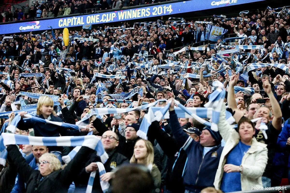 vexee par les fans de man city l uefa contre attaque supporters man city123663