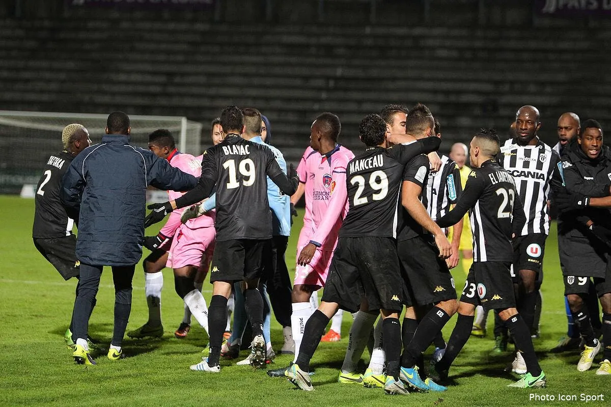 video angers clermont se termine a coups de bourre pif iconsport vmi 221113 08 0570393