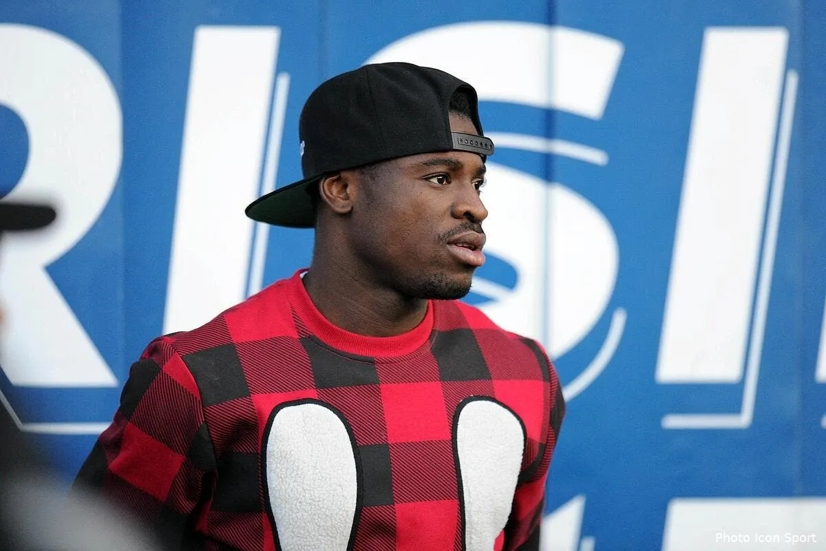 video aurier se lache totalement et insulte l arbitre iconsport fid 210215 01 10106373