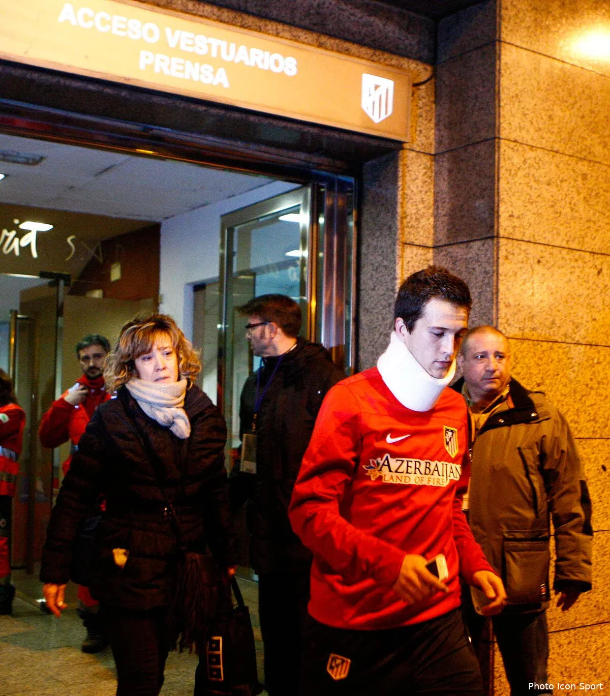 video cristiano ronaldo provoque une horrible chute iconsport mar 110214 02 1176251