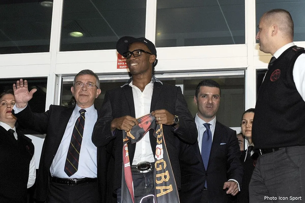 video didier drogba arrive en rock star a galatasaray iconsport spa 080213 01 0849641