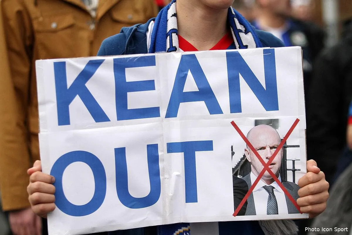 video en premier league un avion envoye pour detruire un coach iconsport spi 231011 38 2426975