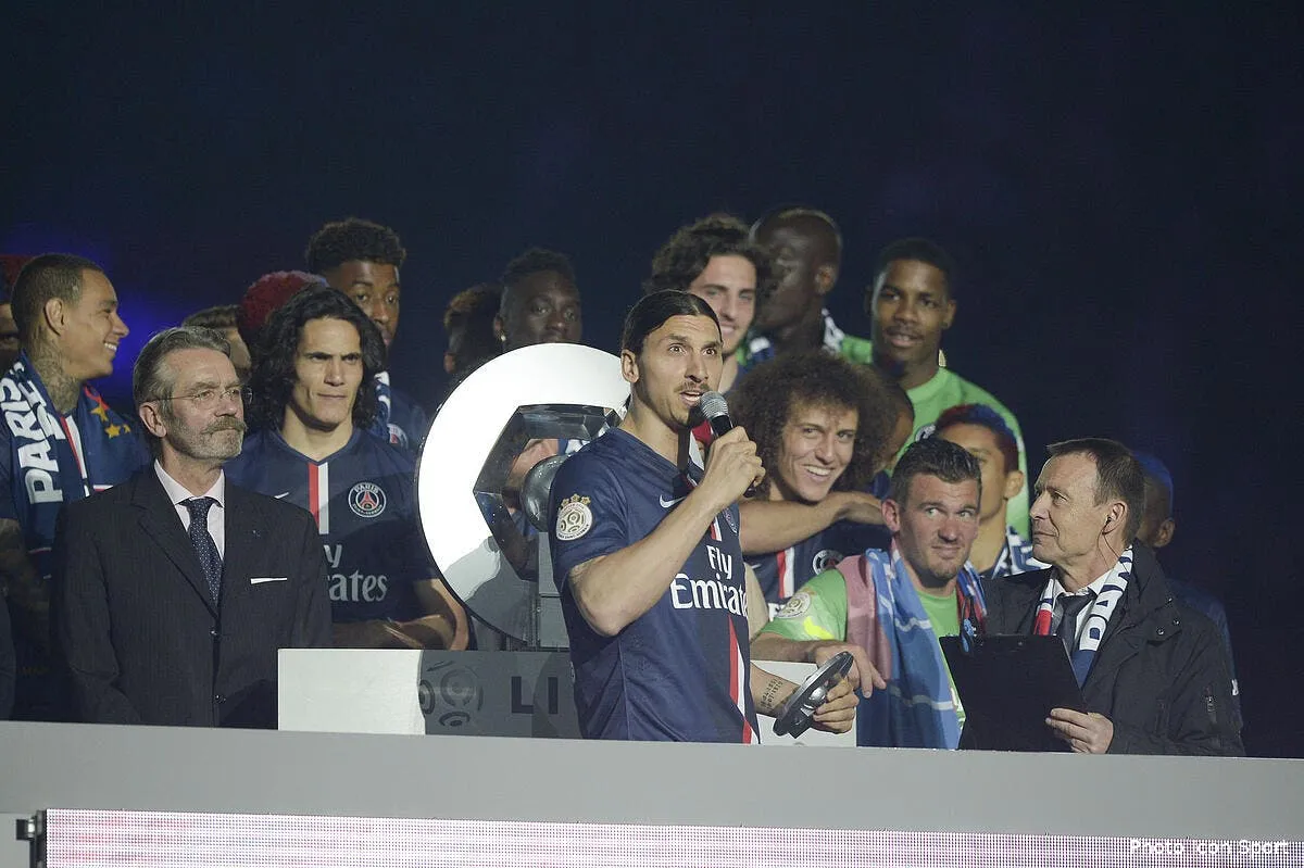 video et zlatan lanca un vive la france iconsport fer 230515 10 04112085