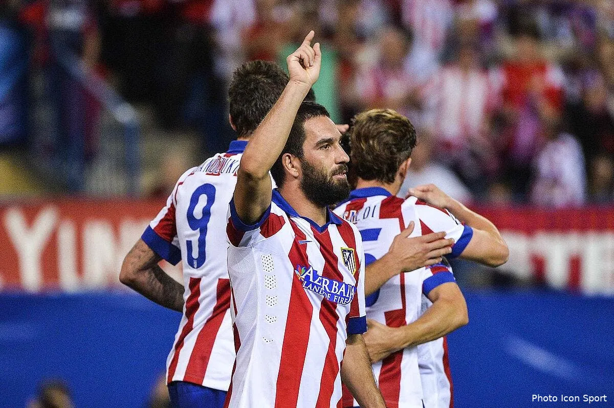 video furieux un jour de l atletico jette sa chaussure sur l arbitre iconsport liv 01101 08 02102827